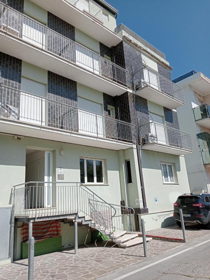 Appartamenti Carlotta Rimini Luaran gambar