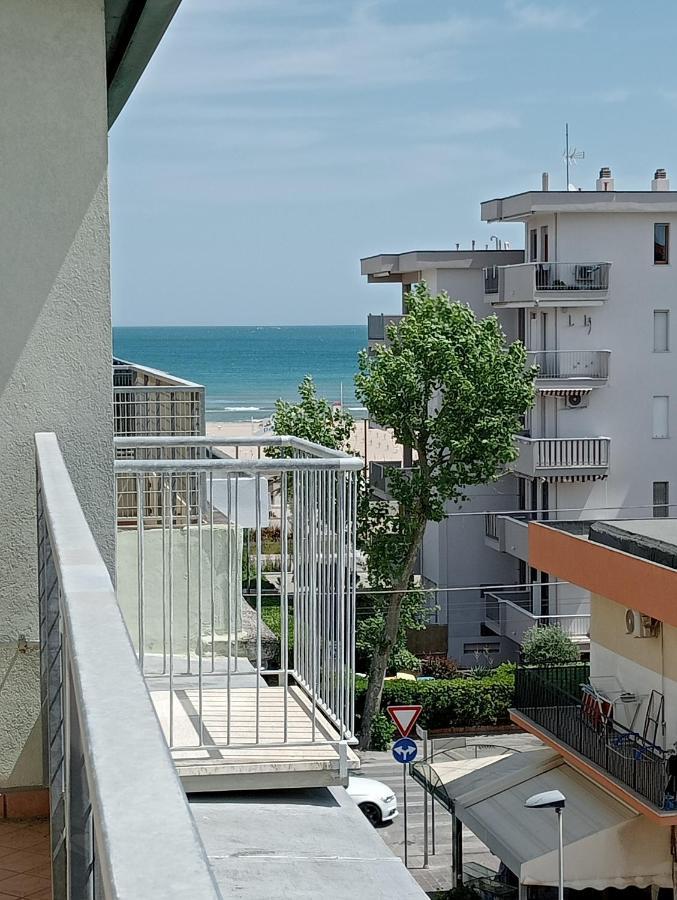 Appartamenti Carlotta Rimini Luaran gambar